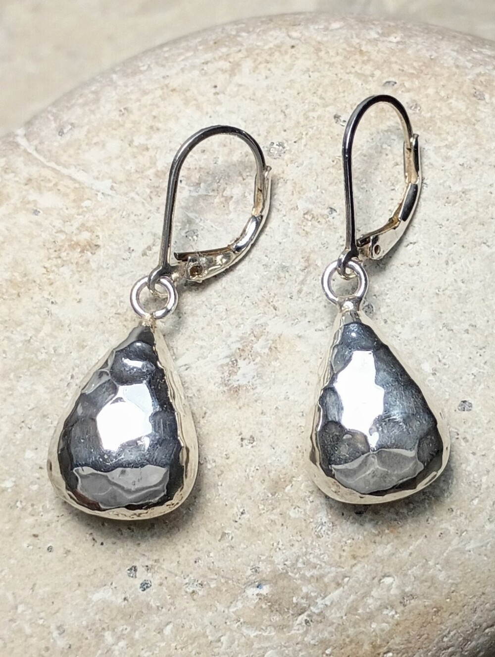 Vintage Mexico Sterling Silver Hammered Puffy Teardrop Earrings